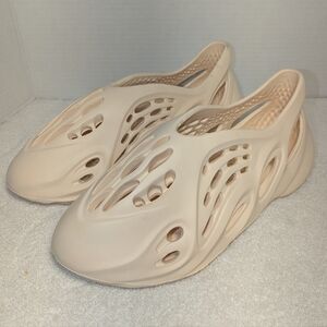 KNOCKOFF Yeezys - Not Sure Of The Brand.  Size 42 (Men 8.5, Women 10.5